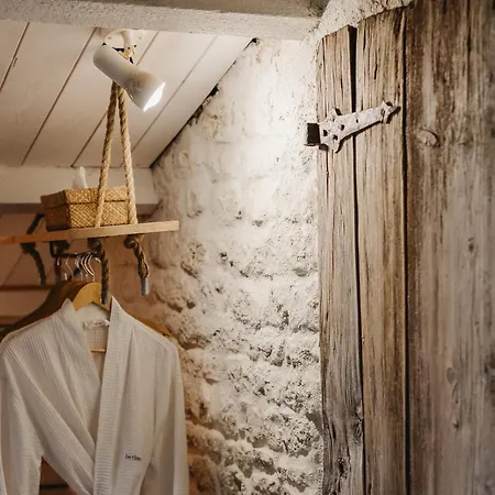 Vakantiehuis Le Clos De - 2 De Charme 5 Etoiles - Le Caribou & Le Hermione Landrais