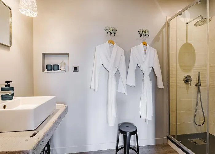 Le Clos De - 2 De Charme 5 Etoiles - Le Caribou & Le Hermione Semesterbostad Landrais