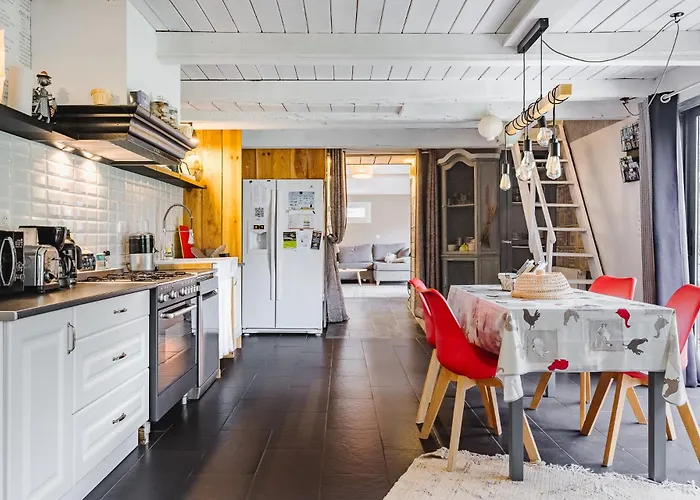 Le Clos De - 2 De Charme 5 Etoiles - Le Caribou & Le Hermione