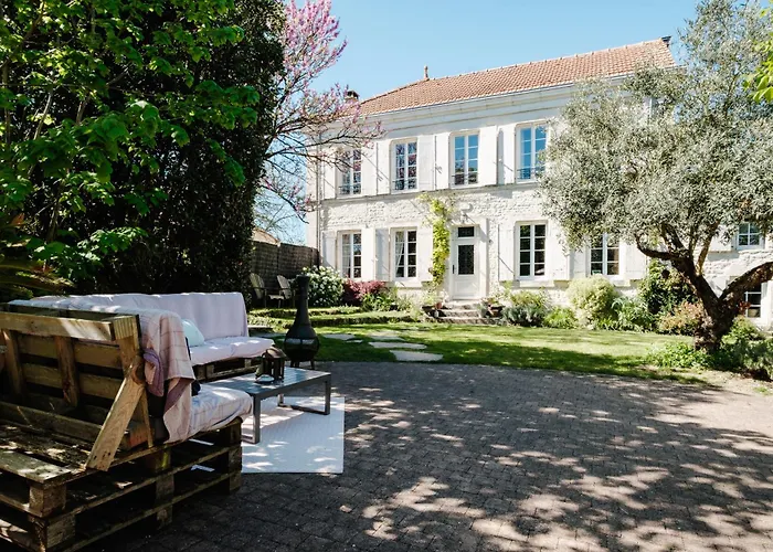 Le Clos De - 2 De Charme 5 Etoiles - Le Caribou & Le Hermione *