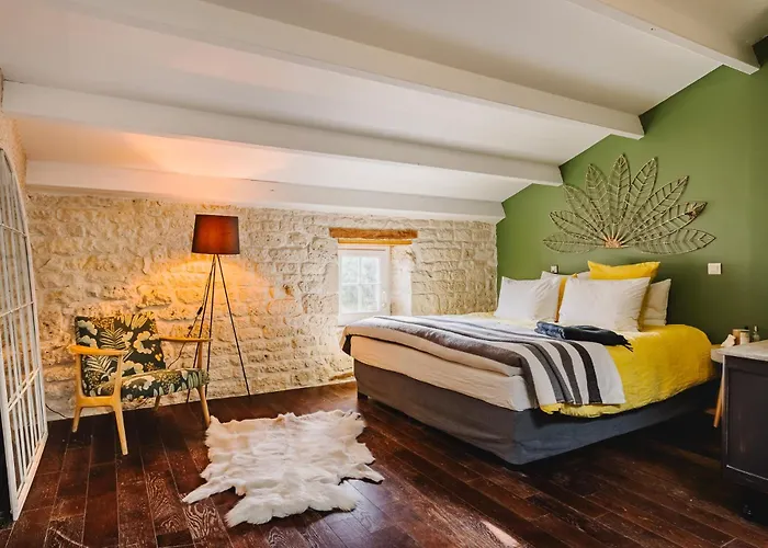 Le Clos De - 2 De Charme 5 Etoiles - Le Caribou & Le Hermione