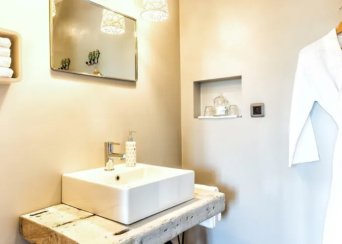 Semesterbostad Le Clos De - 2 De Charme 5 Etoiles - Le Caribou & Le Hermione *